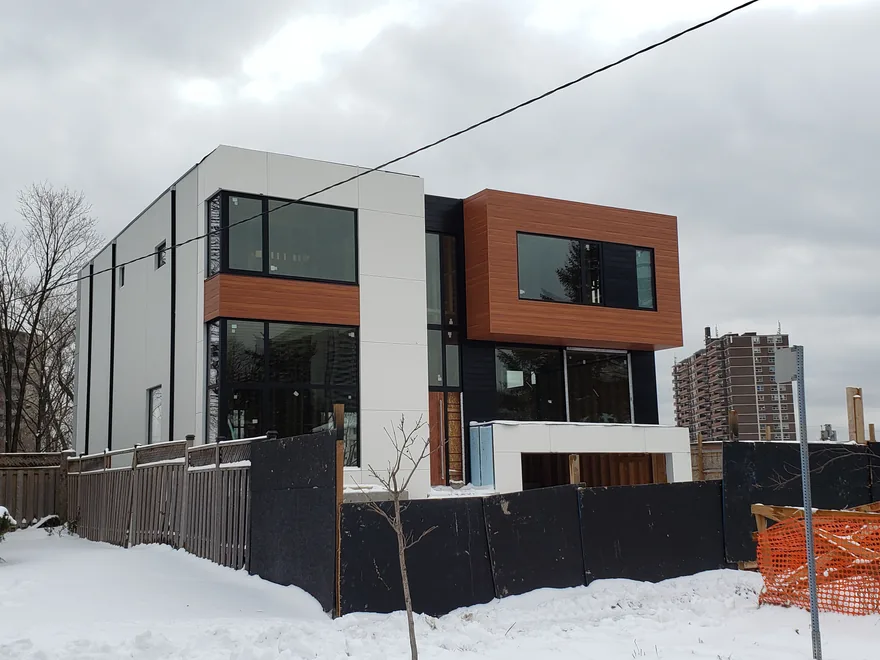 Metal siding project in Toronto