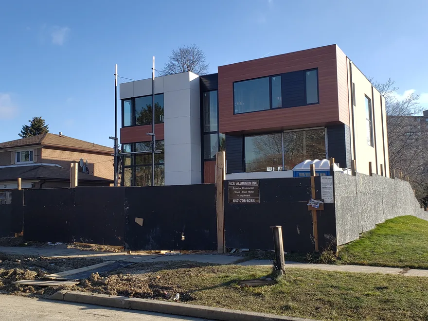 Metal siding project in Toronto