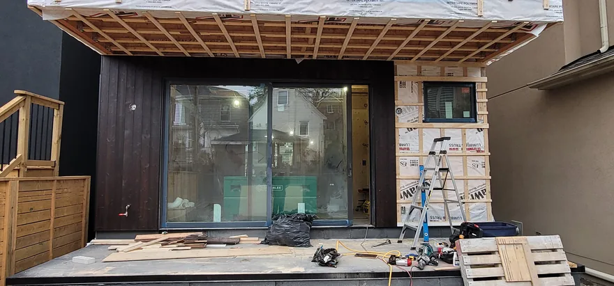 Mixed-material siding project in Toronto