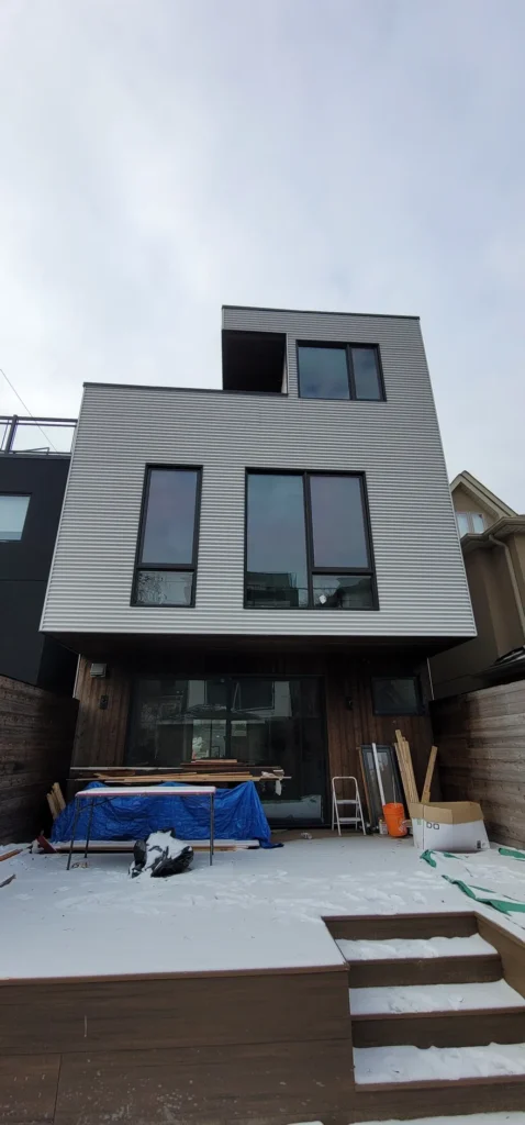 Mixed-material siding project in Toronto